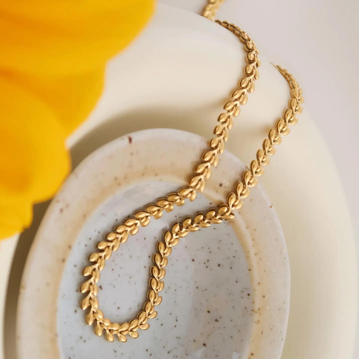 Vern 18K Gold Non-Tarnish Classic Wheat Chain
