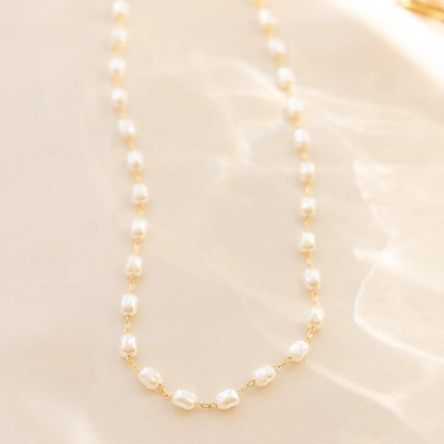 Lily Necklace