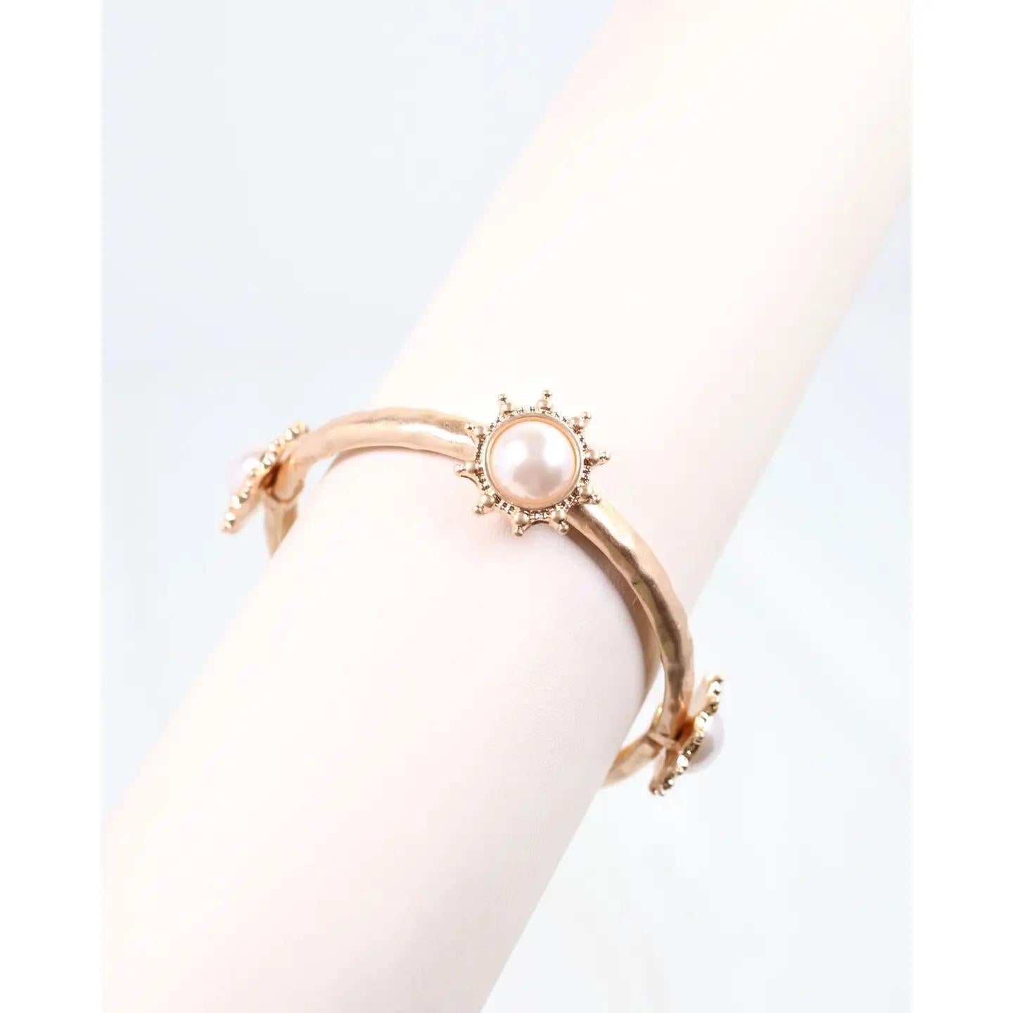 Macquarie Pearl Hammered Stretch Bracelet Worn Gold