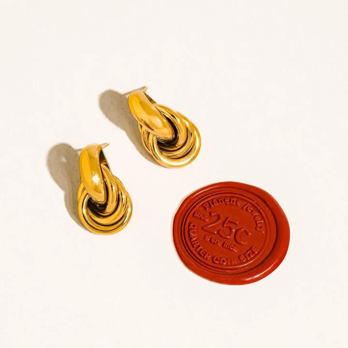 Rosavine Knot Hoop Earrings