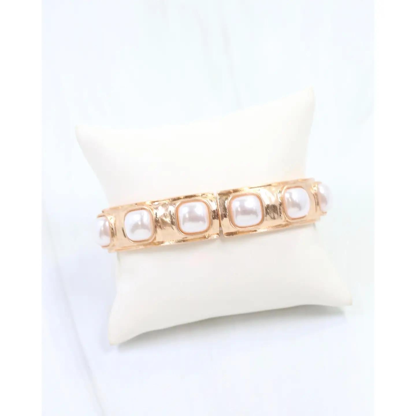Allie Hammered Gold Stretch Bracelet Pearl