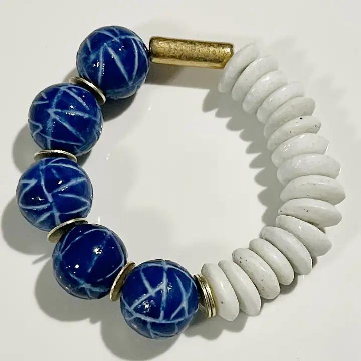 Handpainted Chinoiserie & White Ashanti Glass Bead Bracelet