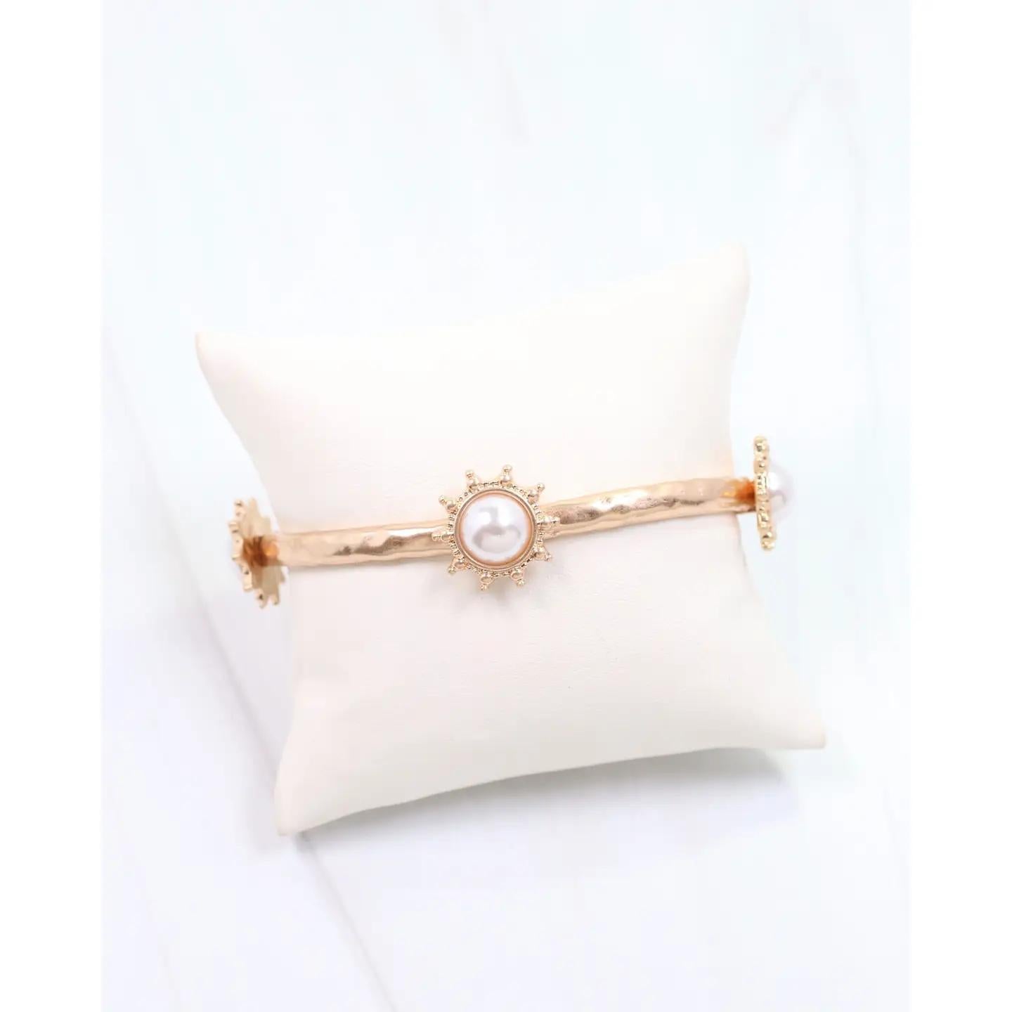 Macquarie Pearl Hammered Stretch Bracelet Worn Gold