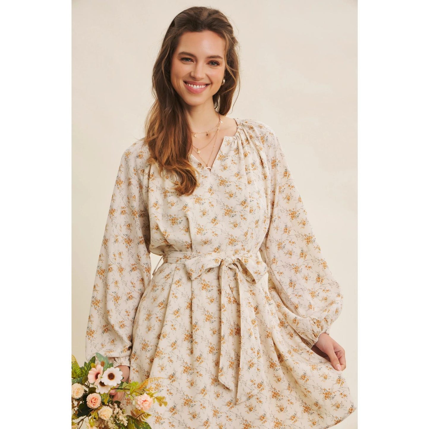Flatters Effortlessly Romantic Floral Pleated Mini Dress