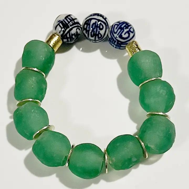 Recycled Glass & Chinoiserie Bead Stretch Bracelet- Green