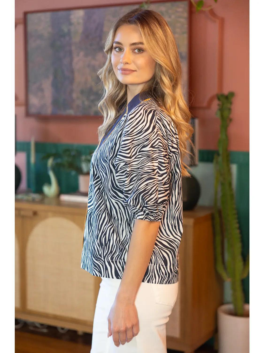 Solid Contrast Collared Animal Print Top
