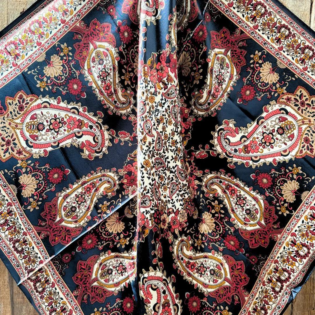 35X35" Navy and Burgundy Flowers and Paisley Wild Rag