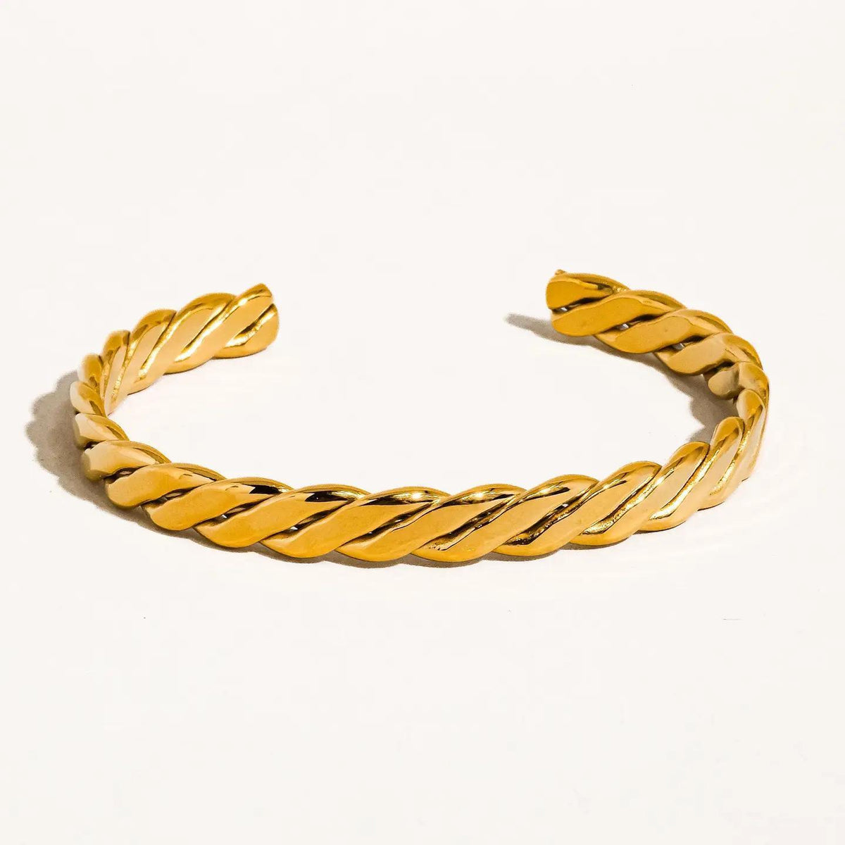 Bénir 18K Gold Non-Tarnish Braided Thin Bangle
