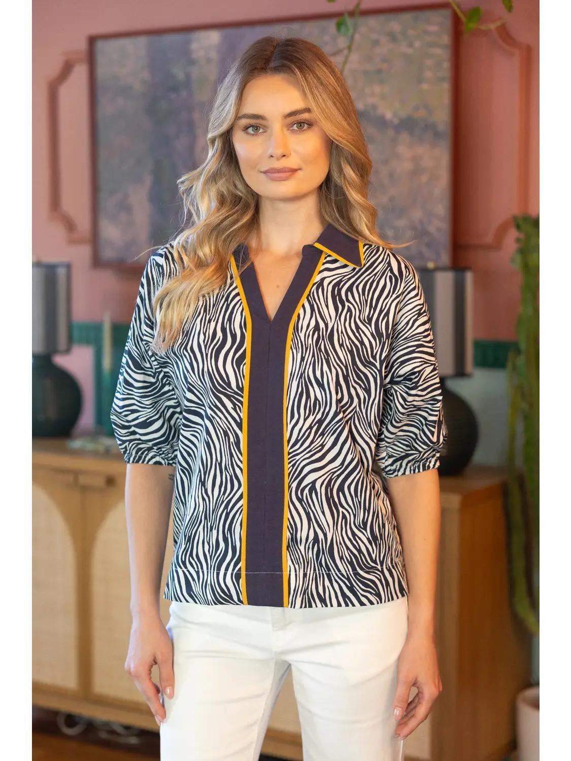 Solid Contrast Collared Animal Print Top