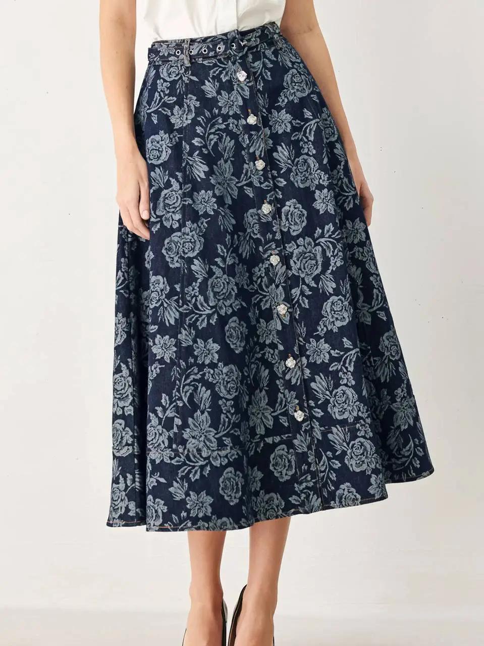 A Woven Jacquard Full Skirt