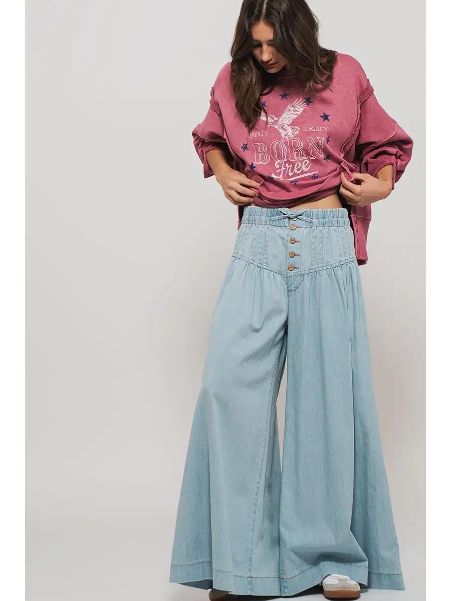 Pleated Wide-Leg Button Closure Pants