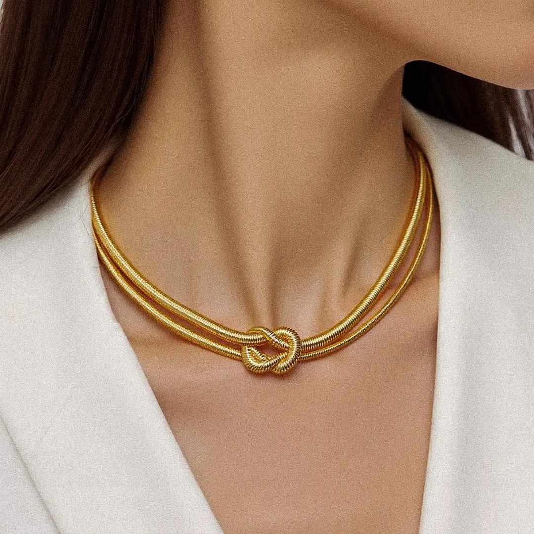 Evereign Knot Necklace