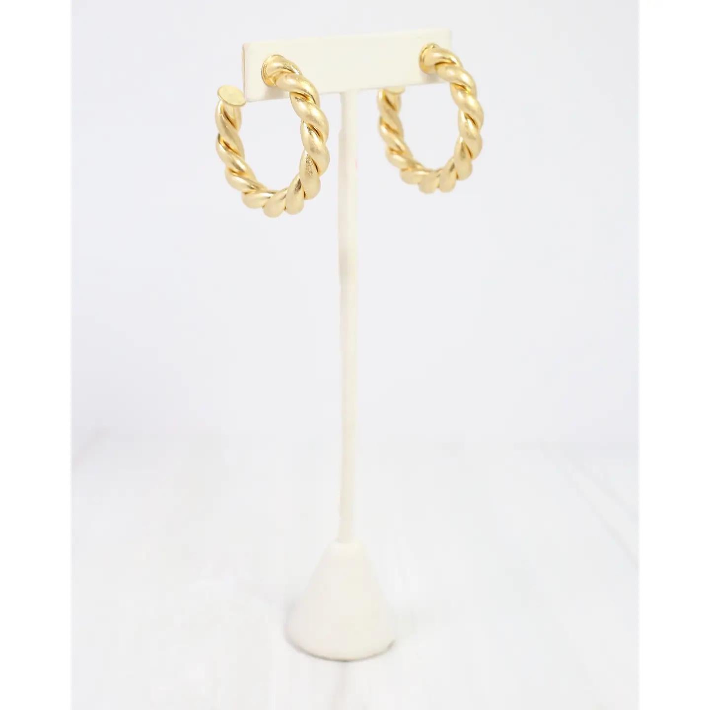 Raylee Twisted Hoop-Large Matte Gold