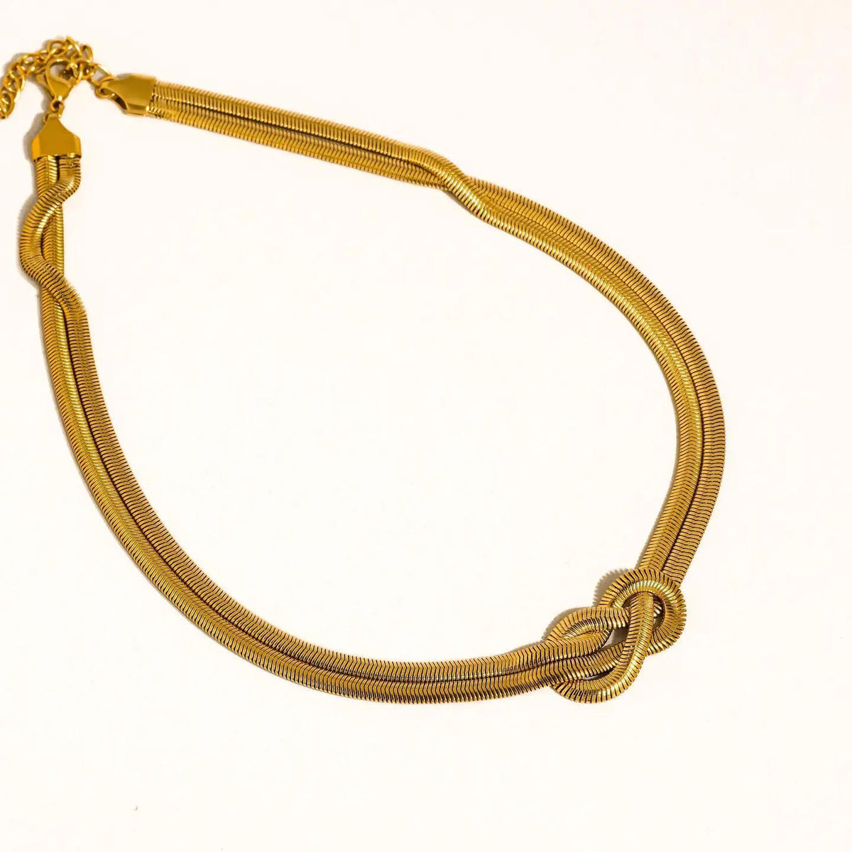 Evereign Knot Necklace