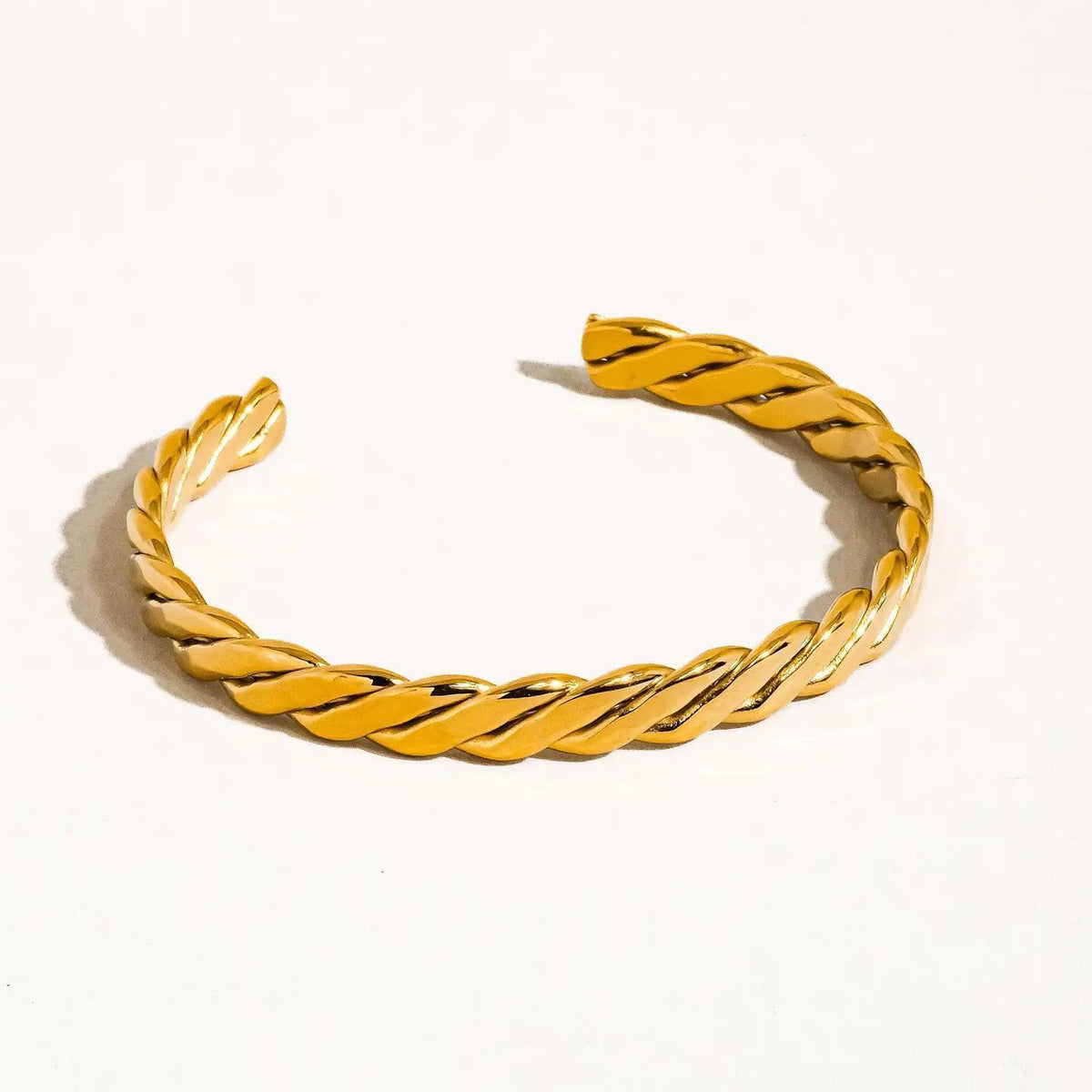 Bénir 18K Gold Non-Tarnish Braided Thin Bangle